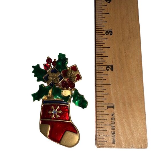 CHRISTMAS Brooch Pin - Gold Tone Red & Green Enameled Stocking - Picture 2 of 4